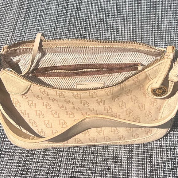 Dooney & Bourke Vintage Leather Canvas Monogram Shoulder Satchel Cream GUC - Picture 13 of 14